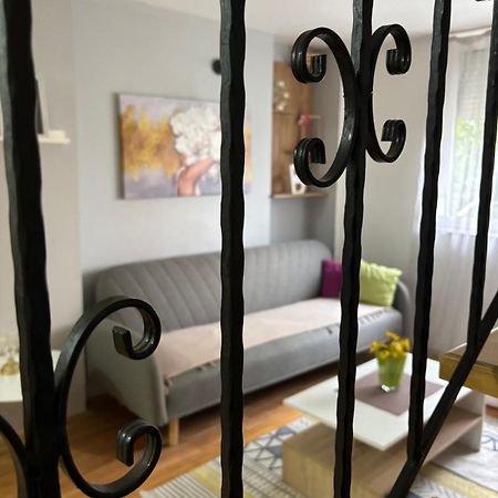 Mia'S Duplex Apartment سكوبجي المظهر الخارجي الصورة